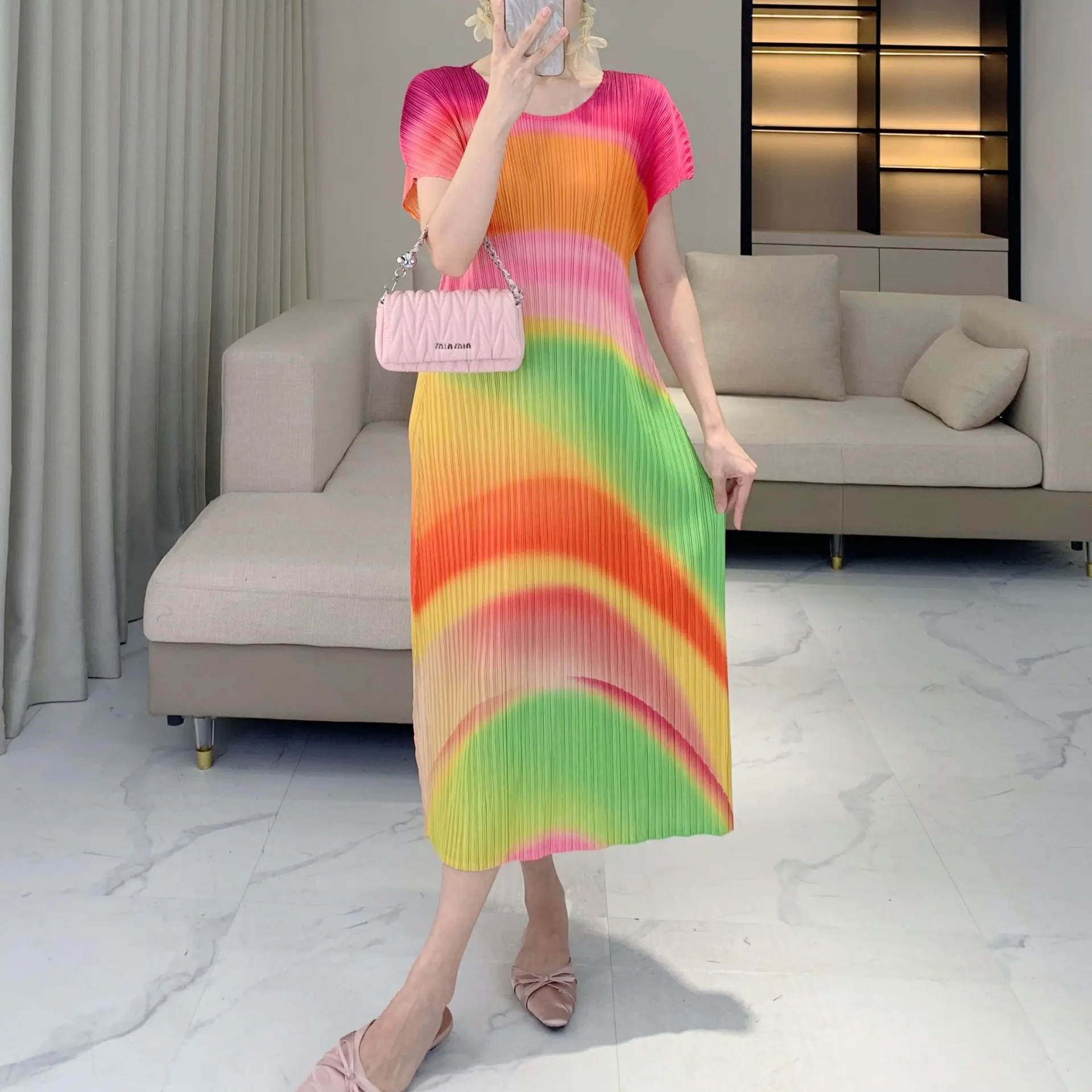 

Miyake Pleated New Gradient Dress Fashionable Drop Shoulder Pleated Skirt High Elasticity Round Neck Pleated Colorful Dress