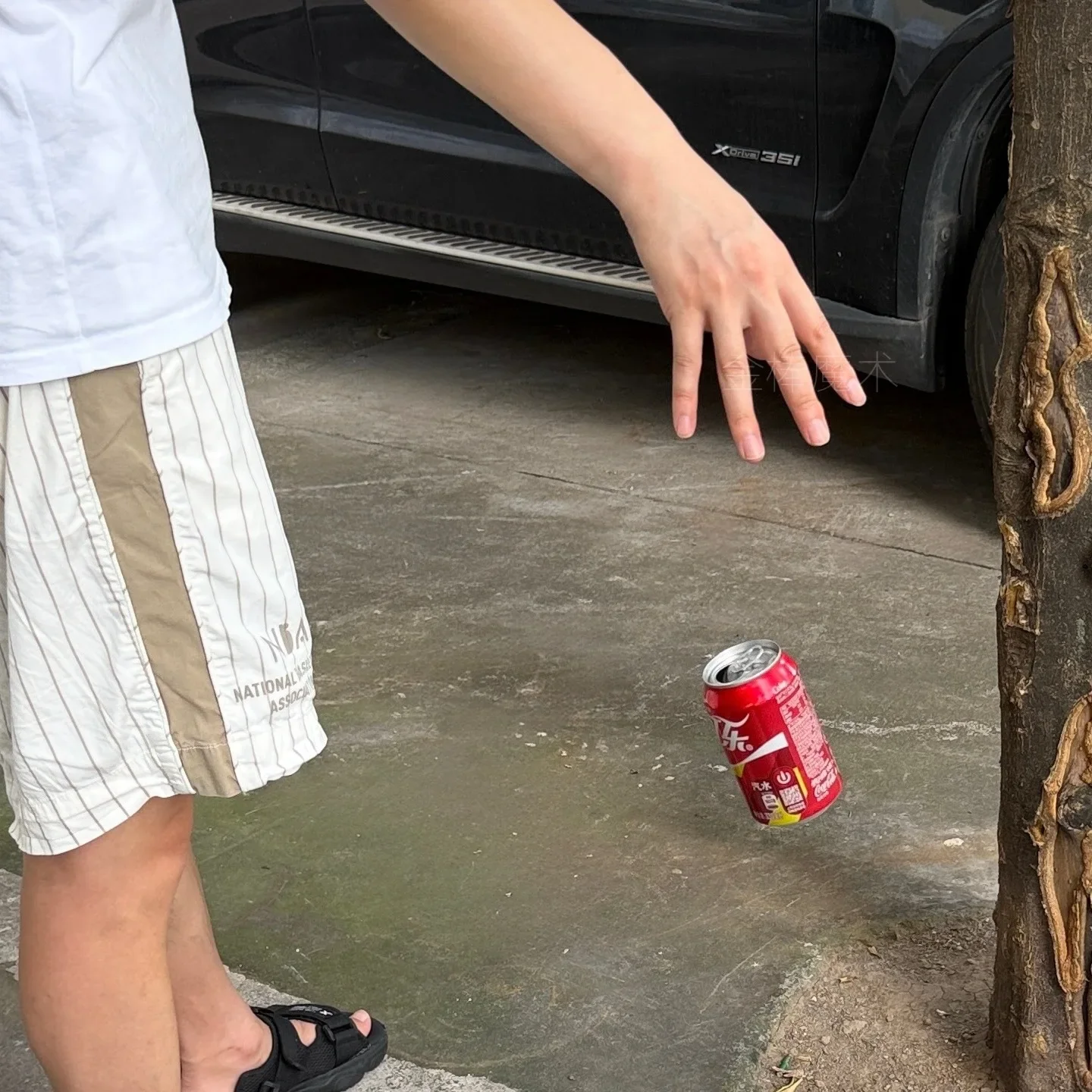 Mind Magic Trick Prop Falling Can Illusion Gimmick Vanishing Soda Can Remote Control Close Up Magic Performance Tool
