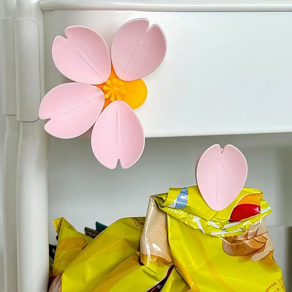

Sakura Magnetic Bag Clips Food Sealer Clips Reusable Chip Clips with Fridge Magnet Cute Cherry Blossom Home Office Gifts
