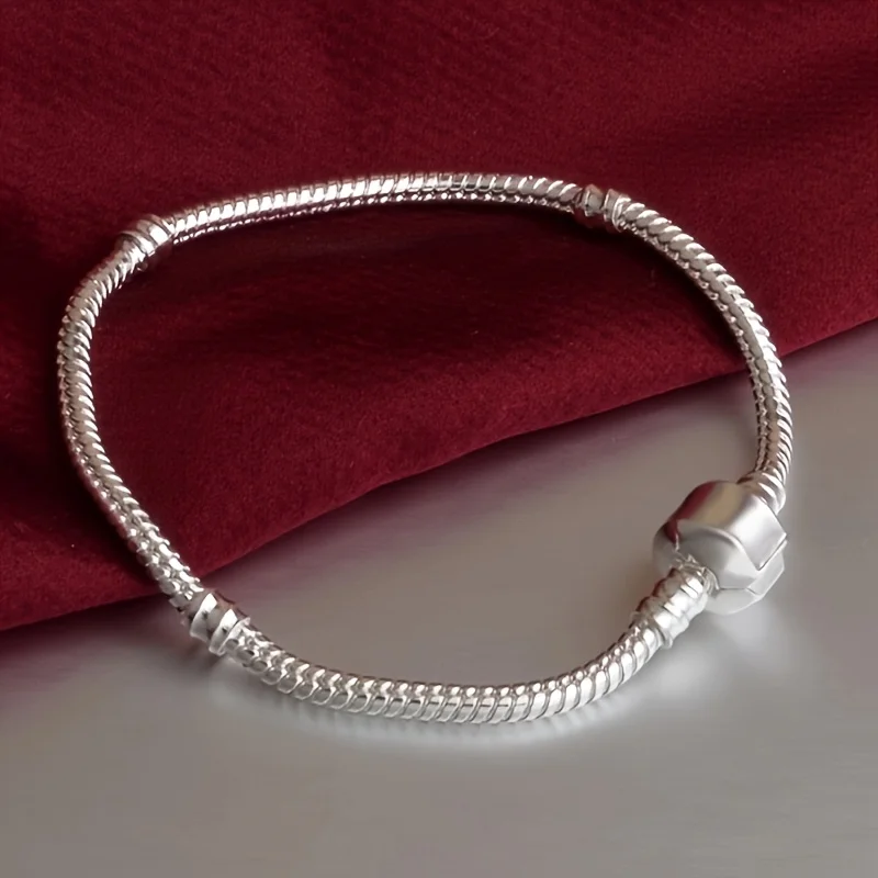 Exquisite Silver Color Snake Chain Women's Bracelet Unique Closed Jewelry Women's Banquet Party Charm Accessories