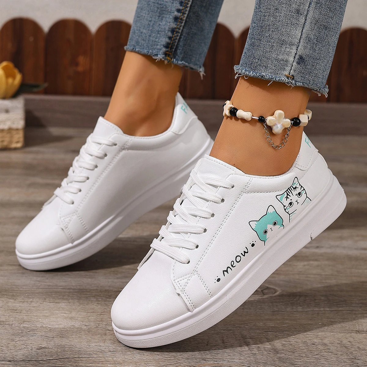 Zapatillas de deporte para mujer, zapatos vulcanizados transpirables a la moda, bonitos zapatos blancos informales con cordones de dibujos animados de gato para mujer