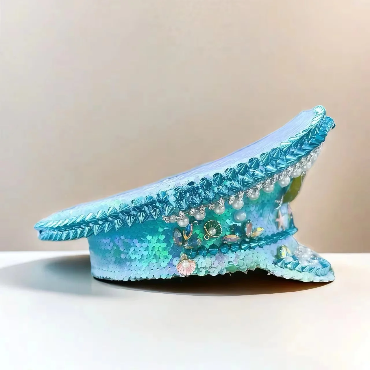 HongLuan Gelber Laser-Leder-Loop-Kapitänshut mit Strasssteinen und Militärkappen für Damen, Rave-Festivals-Accessoires und Partymütze für Herren