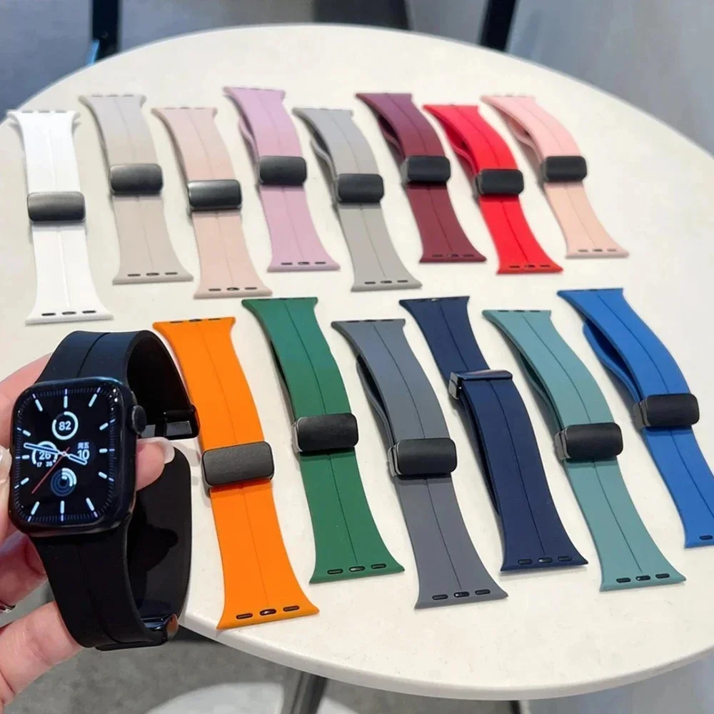 Magnetic Strap For Apple watch band 44mm 45mm 40mm 49mm 41mm 42mm 38 Silicone Bracelet iWatch Series ultra 2 6 5 3 7 8 9 se 40mm