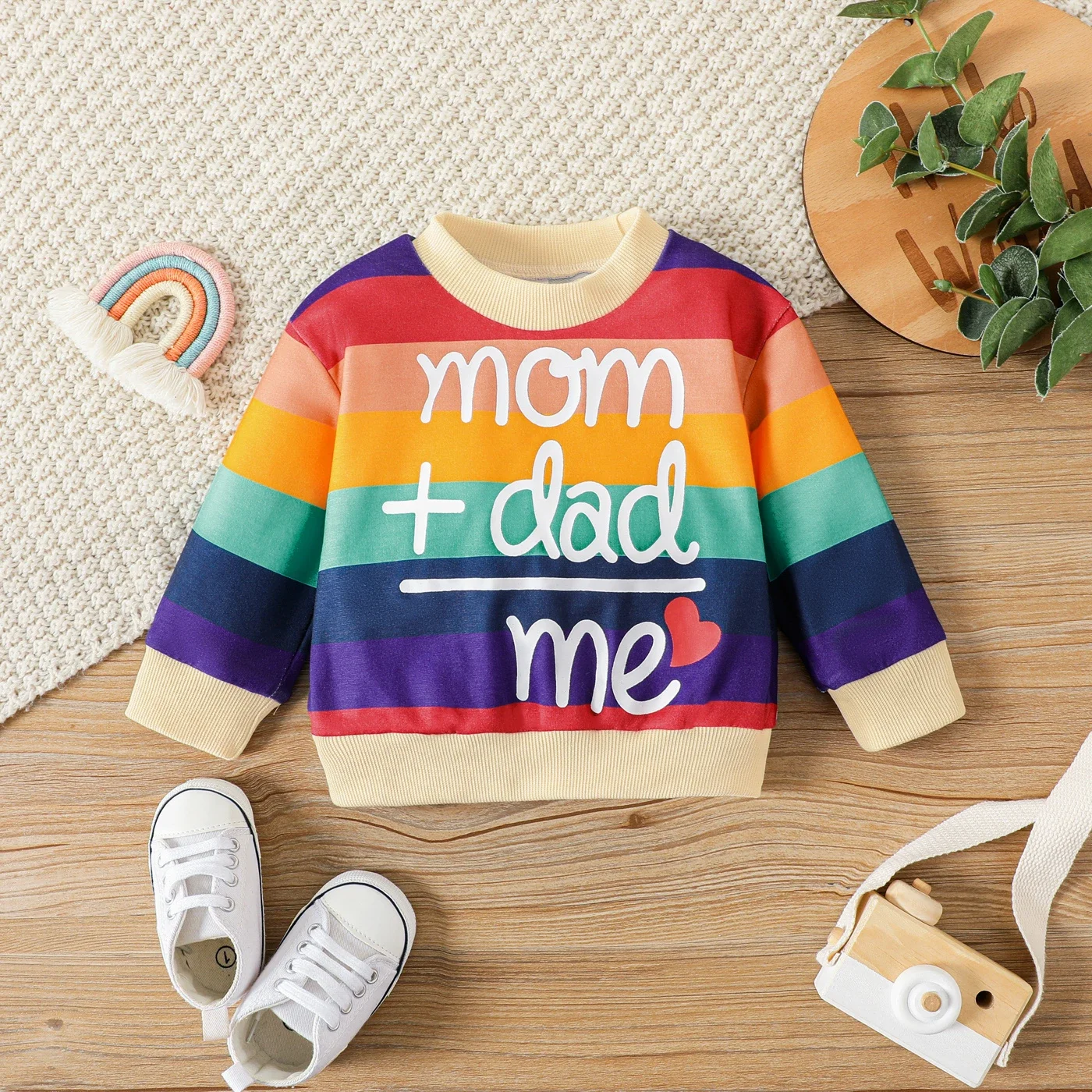 PatPat Baby Boy/Girl Heart & Letter Print Rainbow Colorblock Long-sleeve Sweatshirt Casual/Outdoor Positioning print