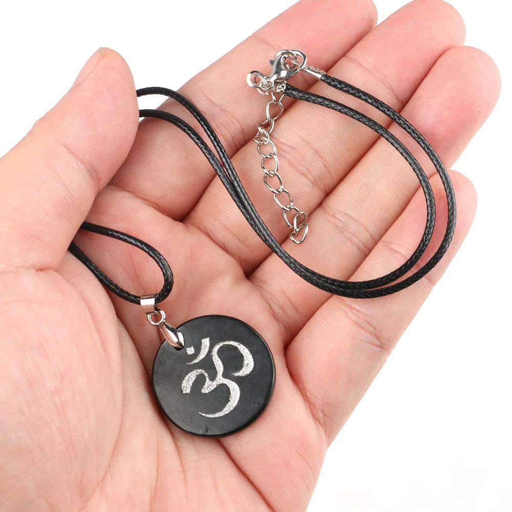 Ohm shungite colar natural redondo oco preto shungita pingentes amuleto presente da sorte moda curar jóias de cristal espiritual