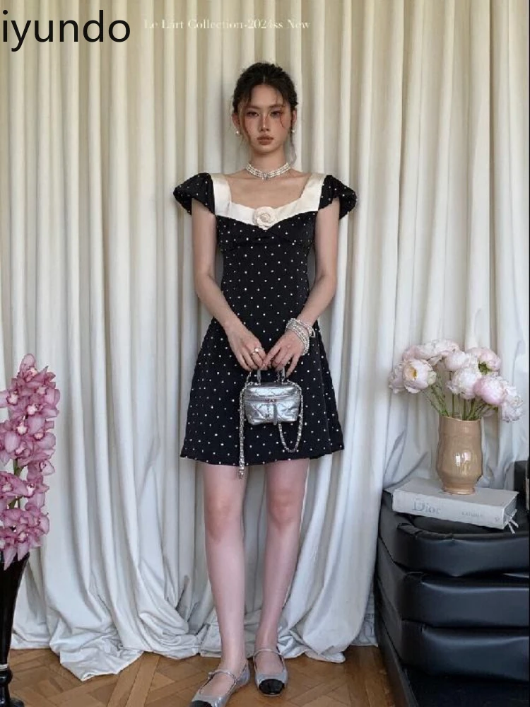 2024 ฤดูร้อนใหม่สไตล์เกาหลีการออกแบบความคมชัดสีดอกไม้เอวชุด Niche หวาน Elegant Polka Dot สั้นชุดสีดํา