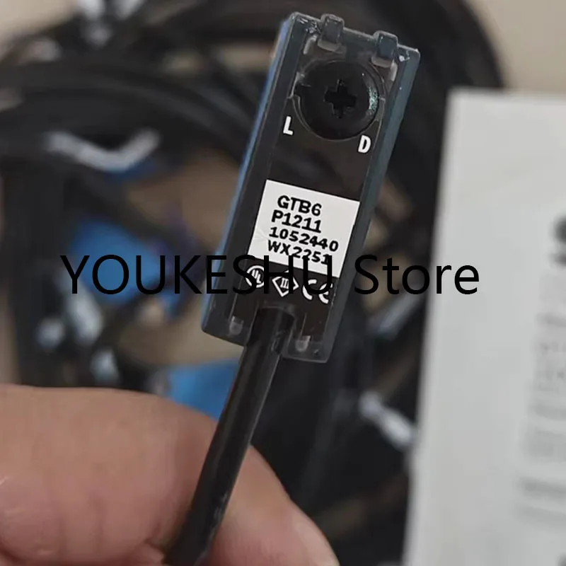 Brand New Original photoelectric sensor 1052440 photoelectric switch GTB6-P1211