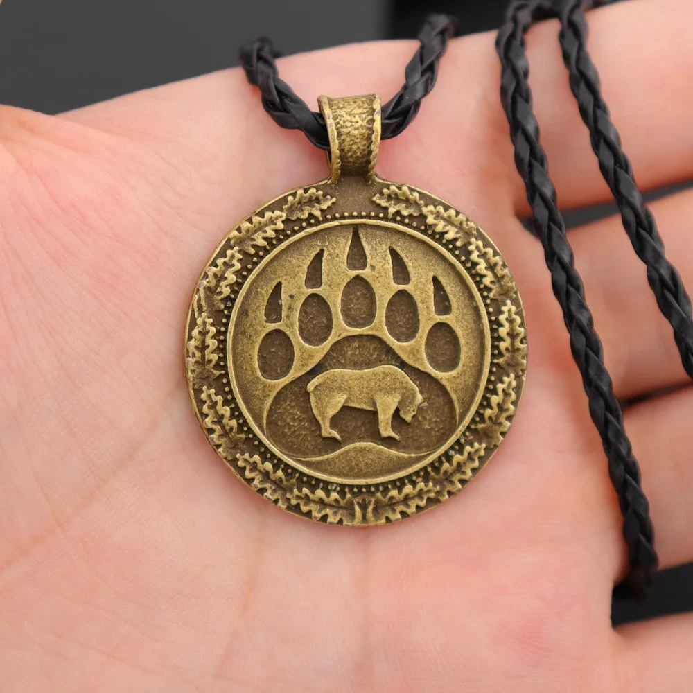 2020 New Retro Style Stainless Steel Bear Paw Round Necklace Men\'s Fashion Trend Roaring Bear Print Pendant Necklace