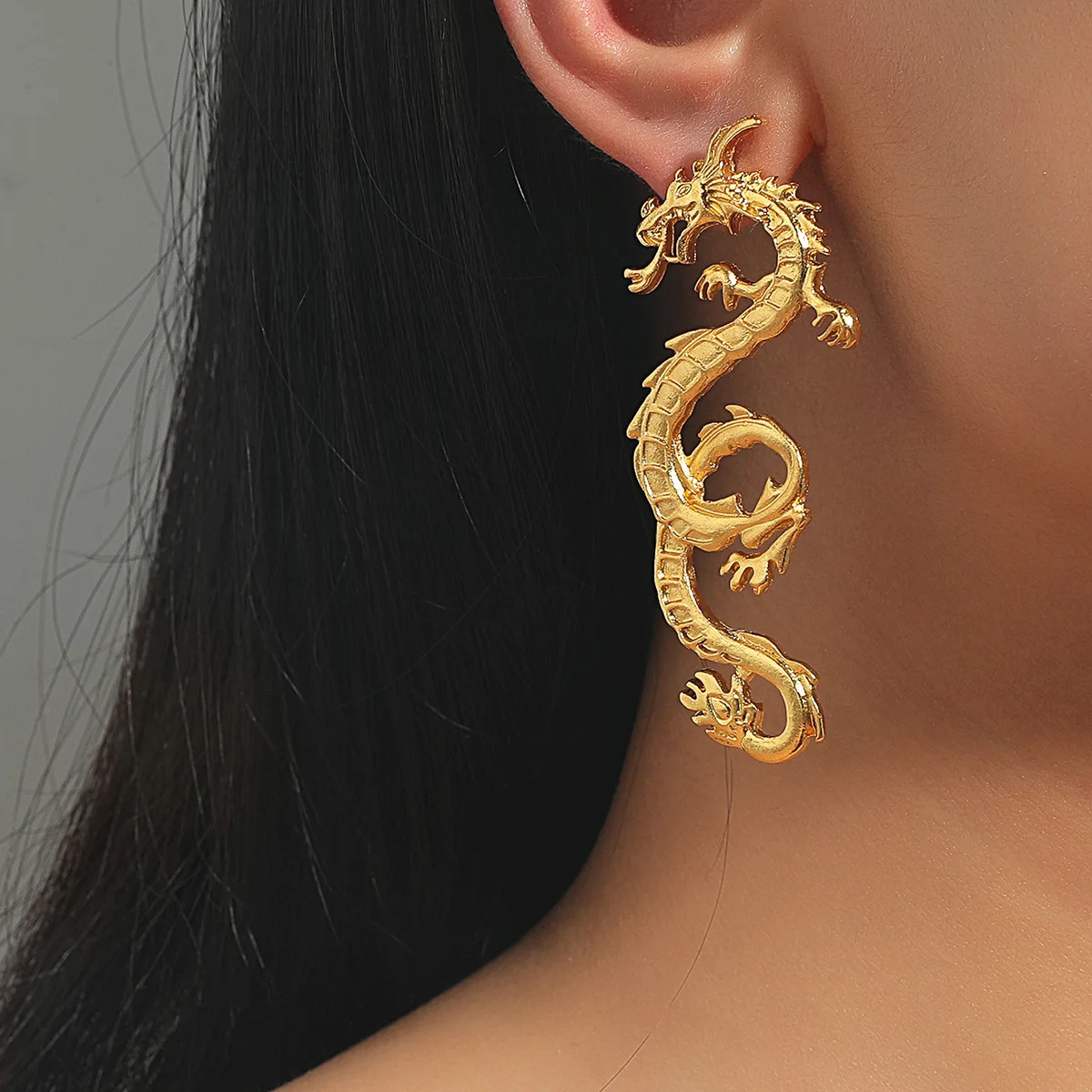 

Chinese Style Vintage Dragon Dangle Earrings Women Trendy Personality Animal Totem Earring New Year Party Jewelry Decor Props