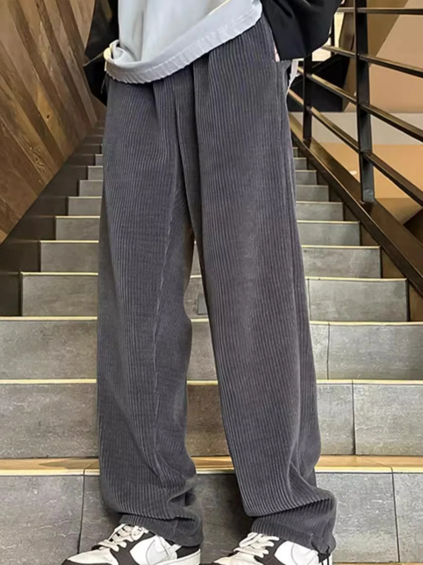 Winter New Style Warme Fleece-gefütterte dicke Retro-Jogginghose mit geradem Bein für Frauen, koreanische Version, lockere, lässige, schlankmachende, warme, vielseitige High-Street-Hose mit weitem Bein für Frauen