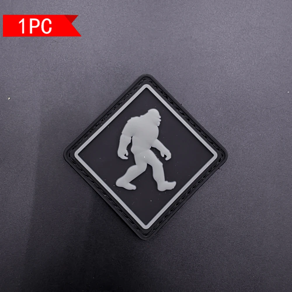 Diamond-Shaped Walking Savage Silhouette Pvc Glow-In-The-Dark Arm Patch Badge for Jackets, Bags, Helmets DIY Personalized Decoration Patch with Fleece Backing