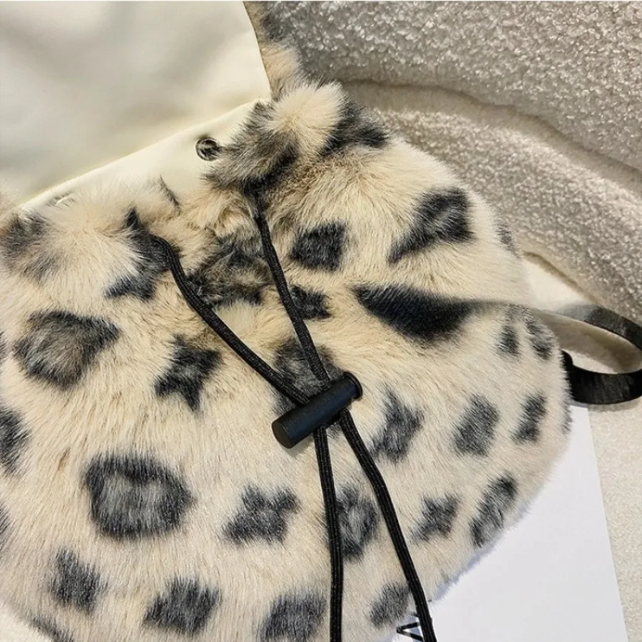 حقيبة ظهر قطيفة عصرية، حقيبة كتف مزدوجة، حقيبة ظهر صغيرة كاجوال للطالبات ذات سعة كبيرة ورباط بطباعة الفهد