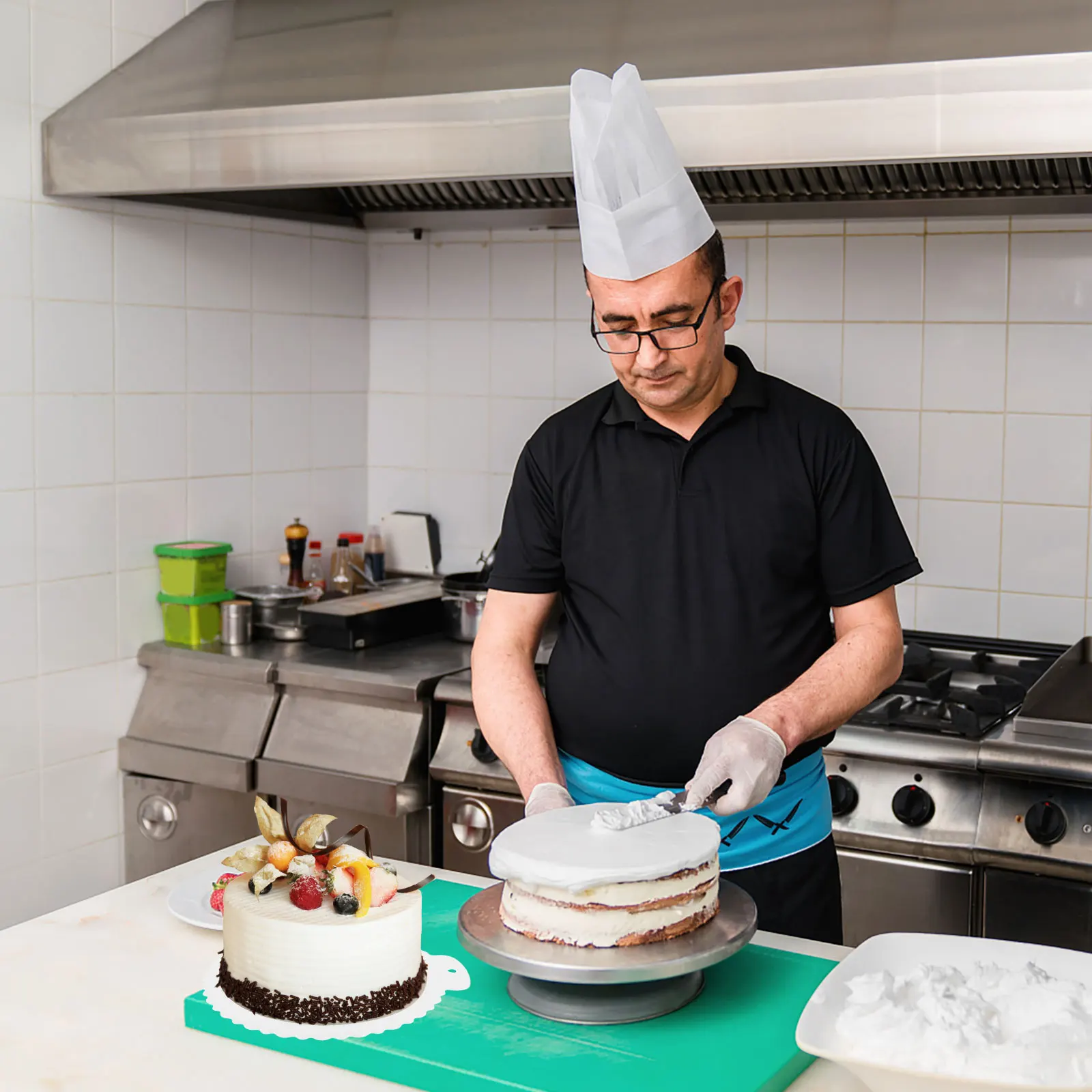 

1pcs Cake Board Base With Handle Reusable Thickened Plastic Dessert Tray For Cupcakes Mousse Cakes Baking Party Use