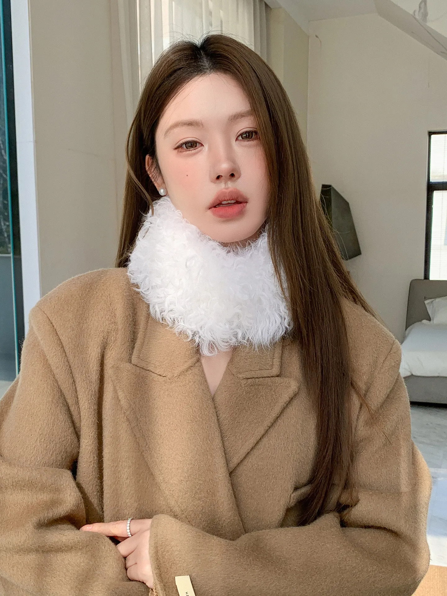 

Luxury Double-Sided Natural Wool Fur Scarf with Magnetic Clasp Fur Collar Winter Warm Neck Warmer for Women