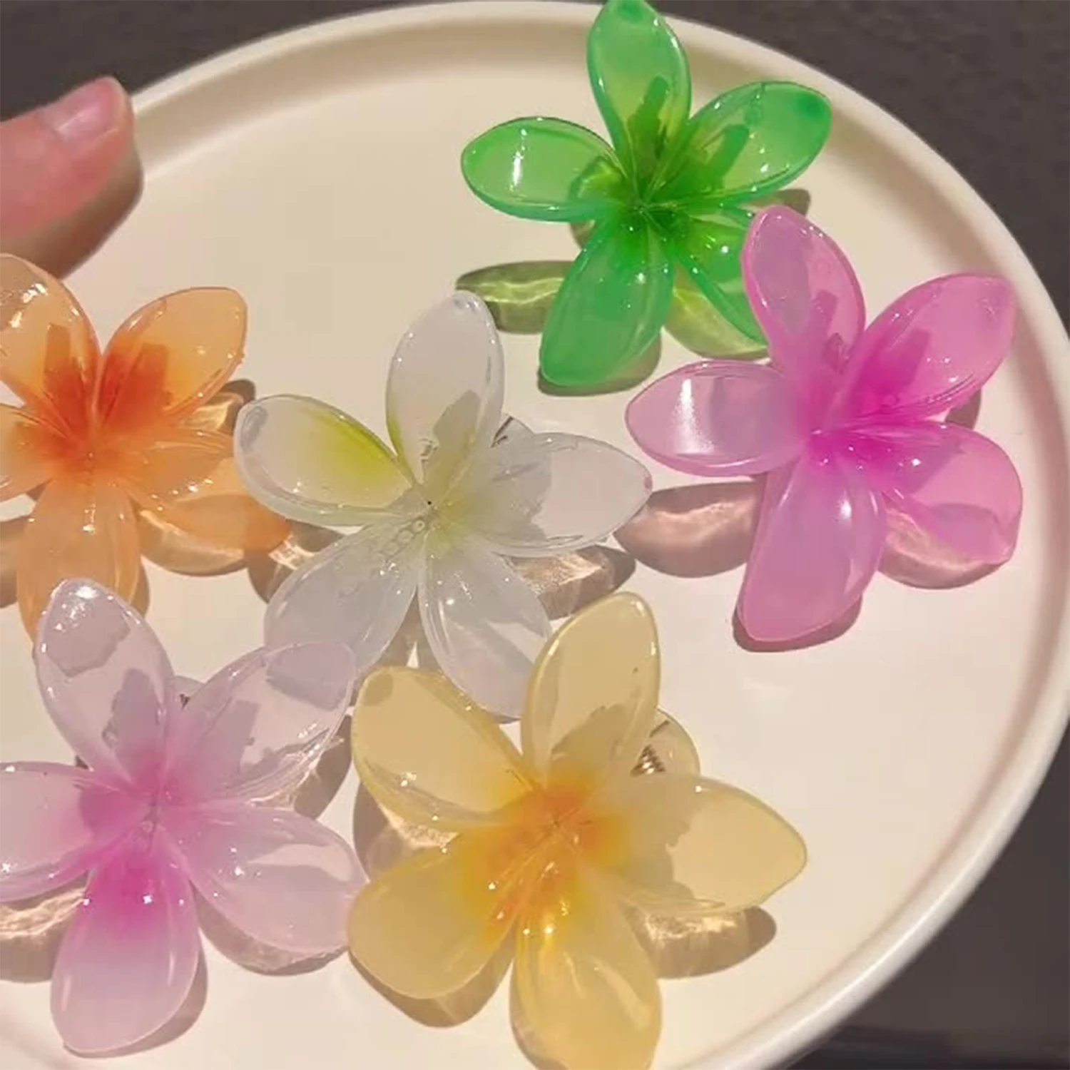 Cute Summer Clear Flower Acrylic Hair Clip For Women Girls Sweet Ponytail Hair Claw Shark Hairpin Barrettes Hair Accessories