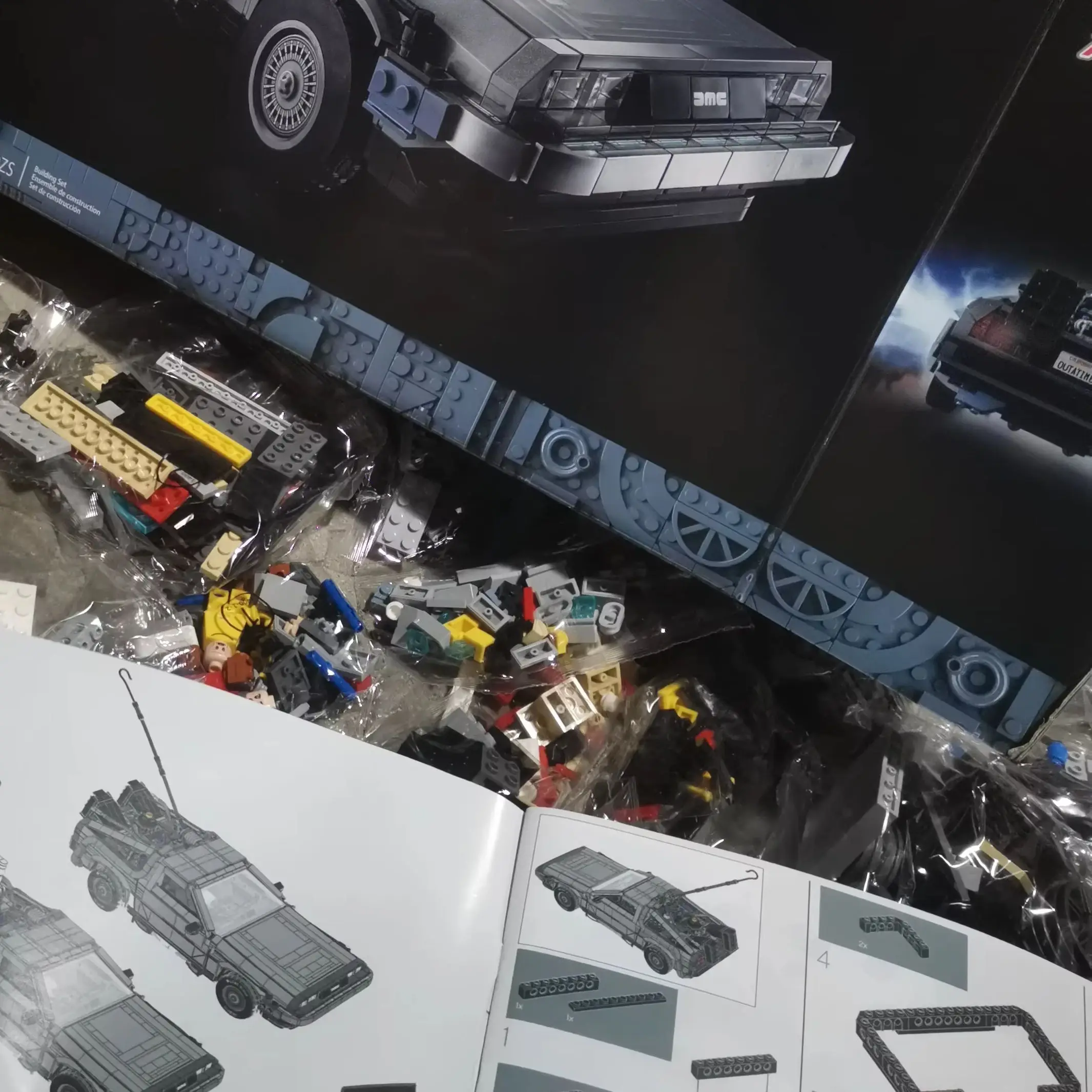 

With Original Box Futuristic 1872pcs Movie Car Building Set - stress relief toy(Compatible 10300 Series)