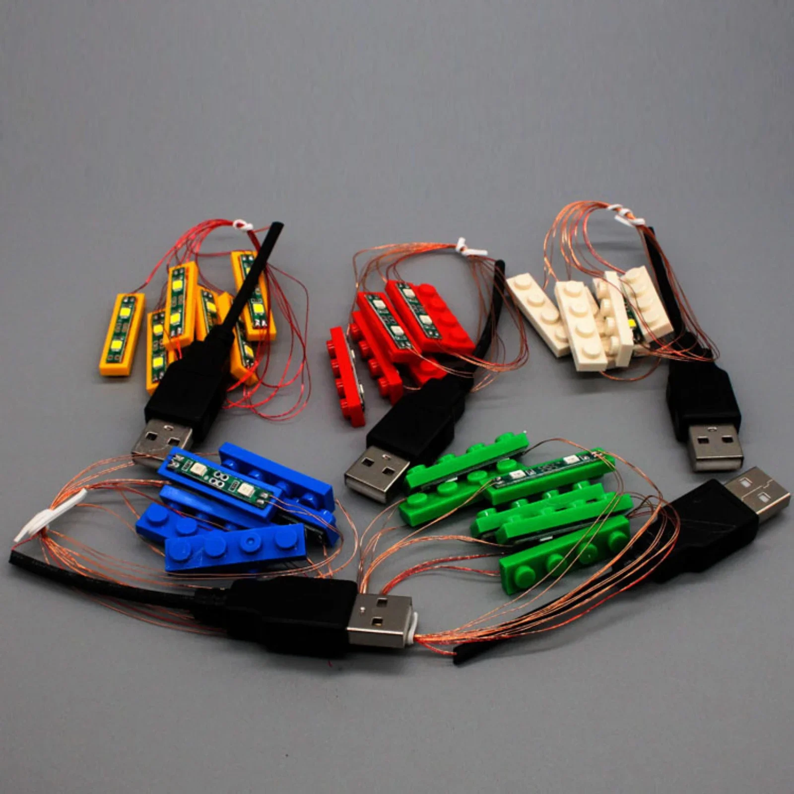 

1x4 тонкое кирпичное светящееся светодиодное освещение USB 1–6 разветвитель для уличных сцен MOC световые полосы зеленый желтый красный белый синий