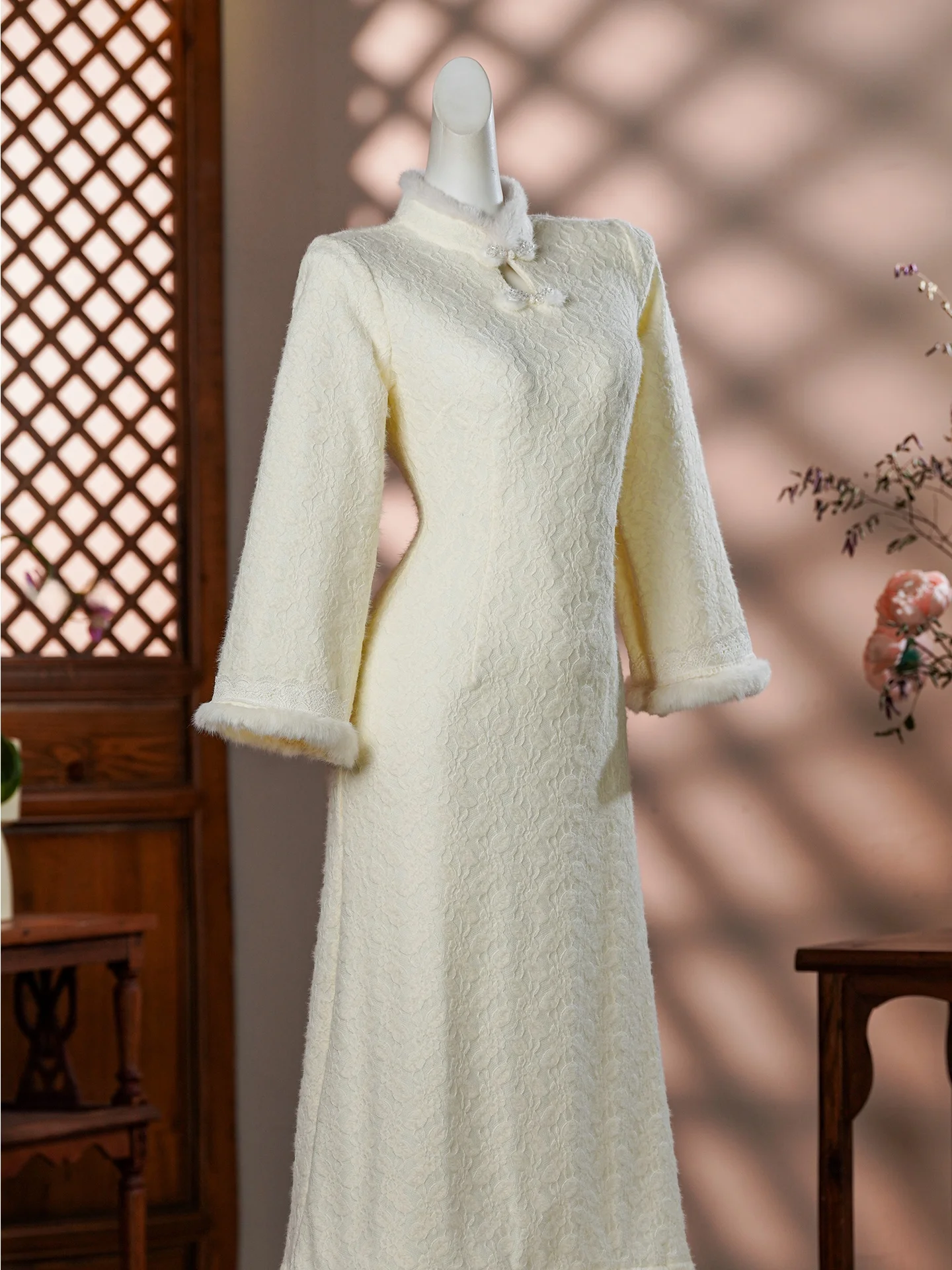 

Новое зимнее пальто для молодых женщин в китайском стиле, повседневное, укороченное, 2025 года, утепленное, с цветочным узором, длинное