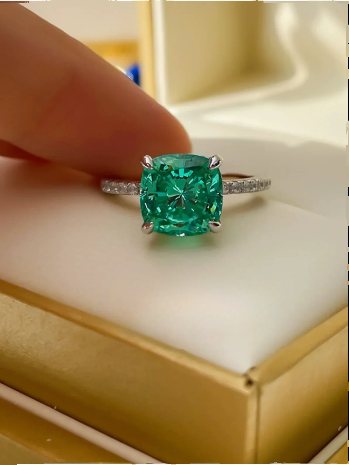 4-carat light luxury high-end Paraiba tourmaline ring 925 sterling silver gold-plated exquisite version hot selling accessory