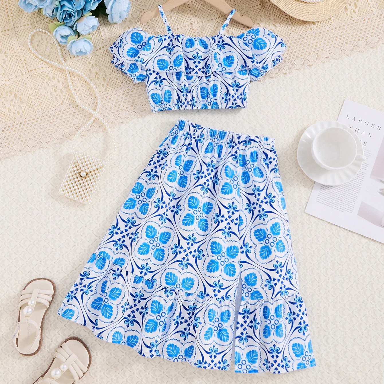 Böhmisches blaues Blumen-Outfit-Set – exklusives Neckholder-Crop-Top und Wickelrock mit hohem Schlitz, 2-teilig, Sommer-Strand-Ensemble für Damen