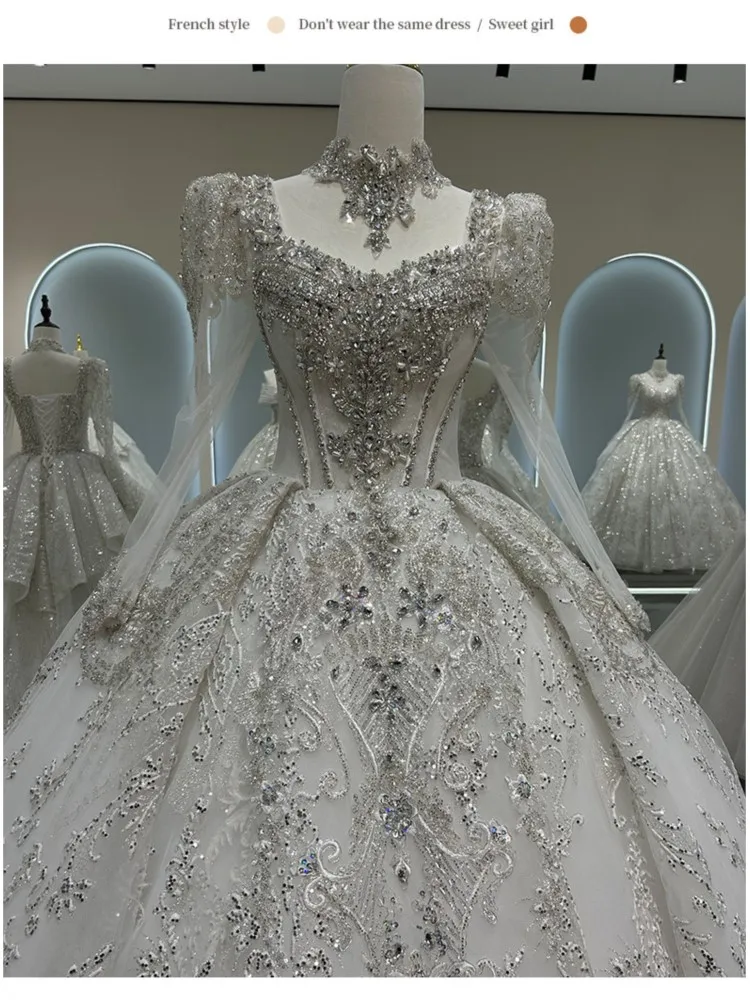 A new high-end custom-made dress with long-sleeved main fabric featuring large-sized heavy-duty tailline for women