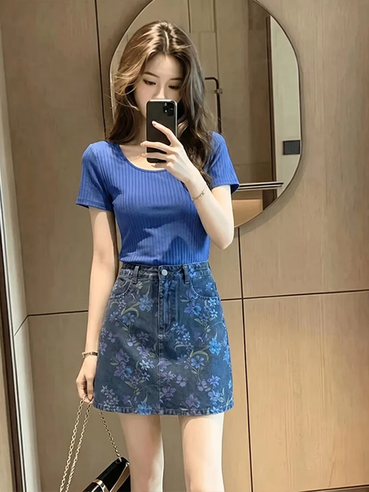 

Stunning Floral Knitted Top And Denim Skirt Set Square Collar Slim Fit Casual Wear Summer Collection Fashionable Two-Piece