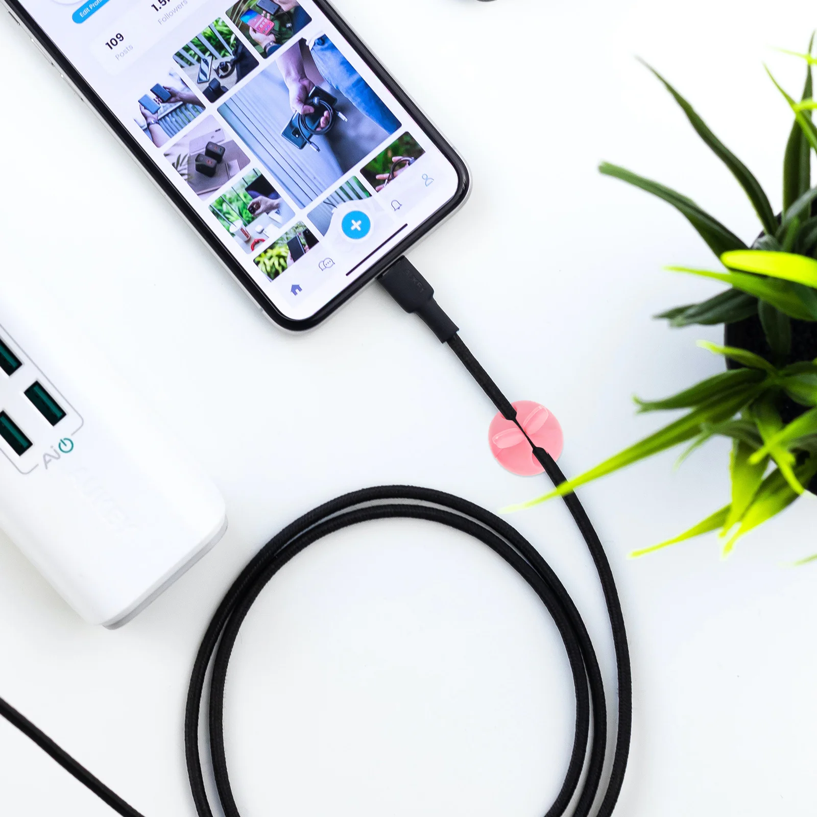 32 Stück Kabelklemmen im Hasen-Design, rosa selbstklebende Kabelhalter für die Schreibtischorganisation, rosa Kabelklemmen, Drahtkabel-Organizer