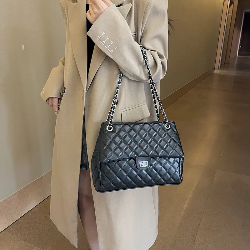 

2025 A/W Trendy Work Tote for Professionals, Spacious Laptop Bag Multi-functional Shoulder Crossbody, Lightweight Commuter Bag