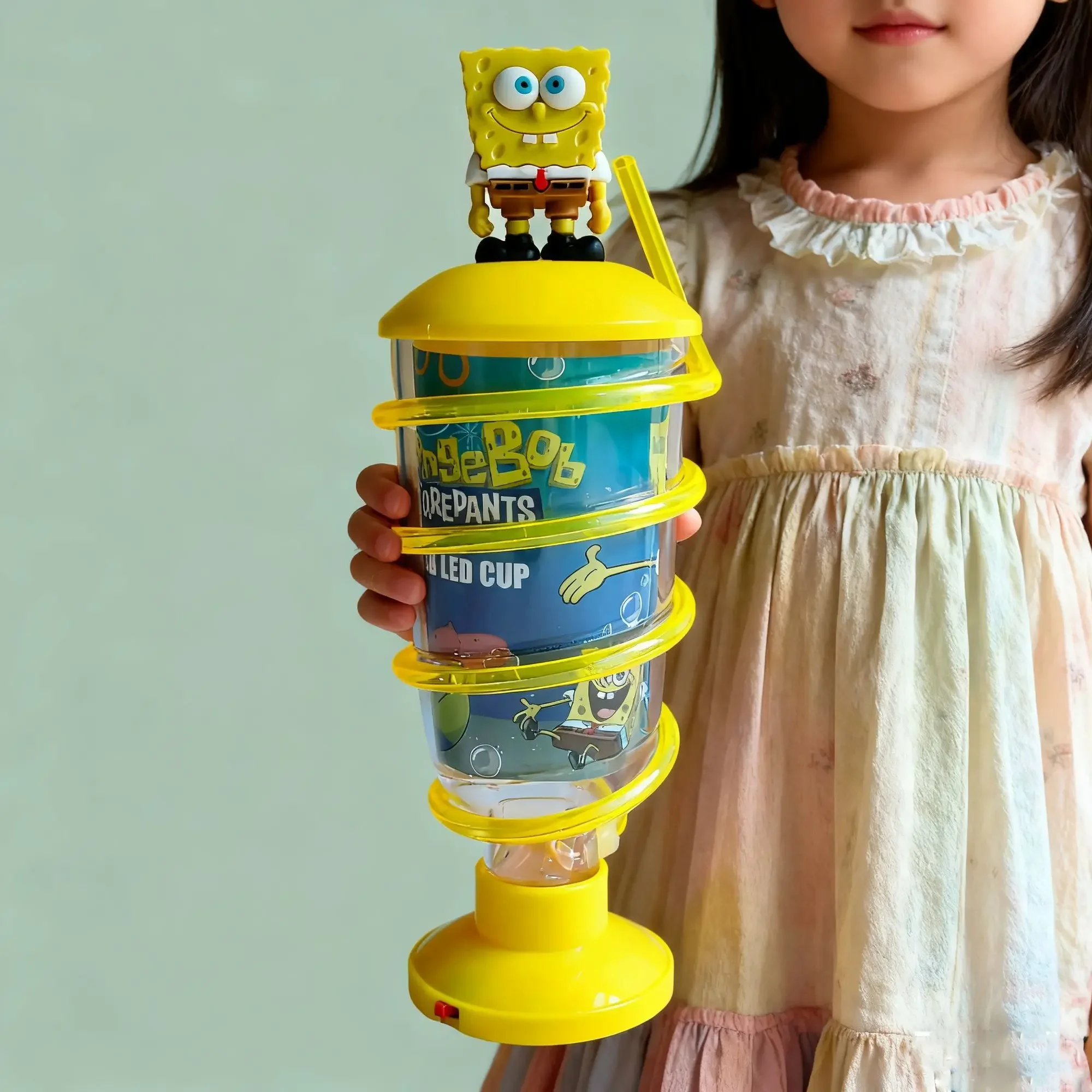

SpongeBob SquarePants Straw Water Cup Anime Cute Cartoon Large Capacity Children's Fun LED Light Straw Juice Cup Girls Gift Toys