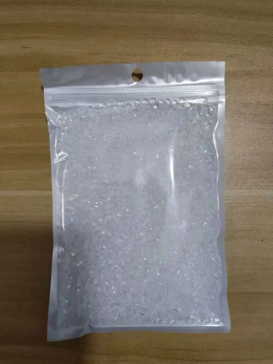 100 gramów/500 gramów włoskiego keratynowego kleju w granulkach, najwyższej jakości, transparentny kolor, do przedłużania włosów metodą I-tip/U-tip. — 2
