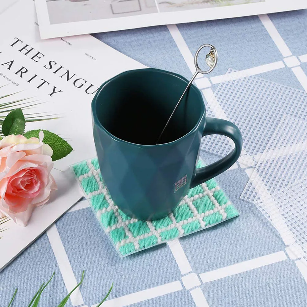 25 قطعة من ورق الشبكة البلاستيكية الممتاز القابل للقص DIY لمشاريع التطريز اليدوية ذات الغرز المتقاطعة وألواح القماش الشبكية