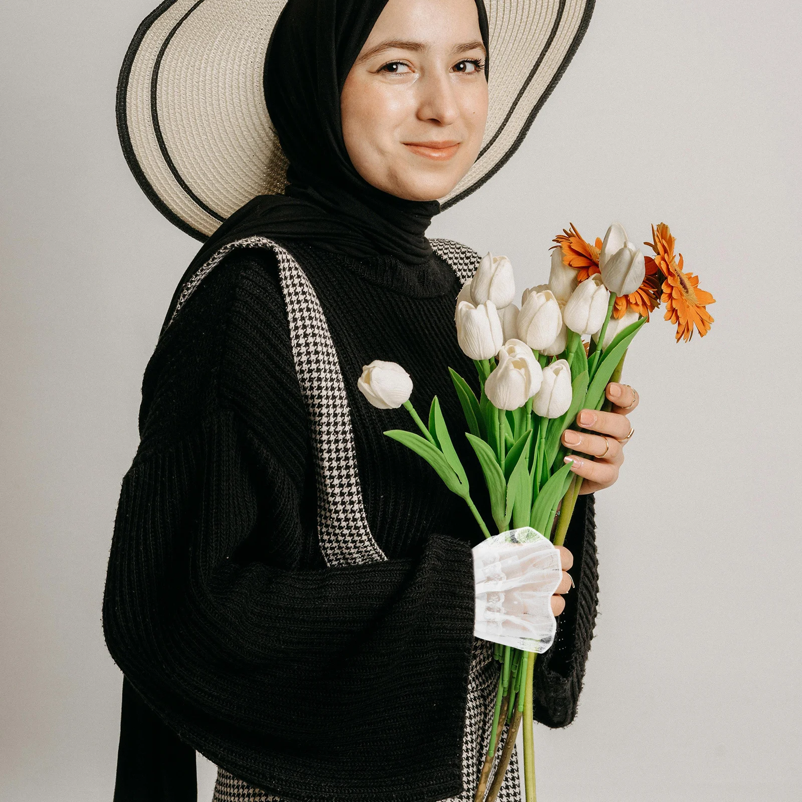 

2Pcs Detachable Sleeve Cuffs White Lace Wrist Cuffs for Women Lolita Fashion Removable Bell Sleeves Soft Comfortable Cosplay