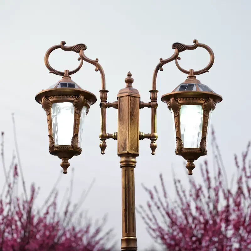 Custom Outdoor Classic Garden Light IP65 Waterproof Aluminum Antique Solar Garden Lamp Post for Park Road Community Lighting