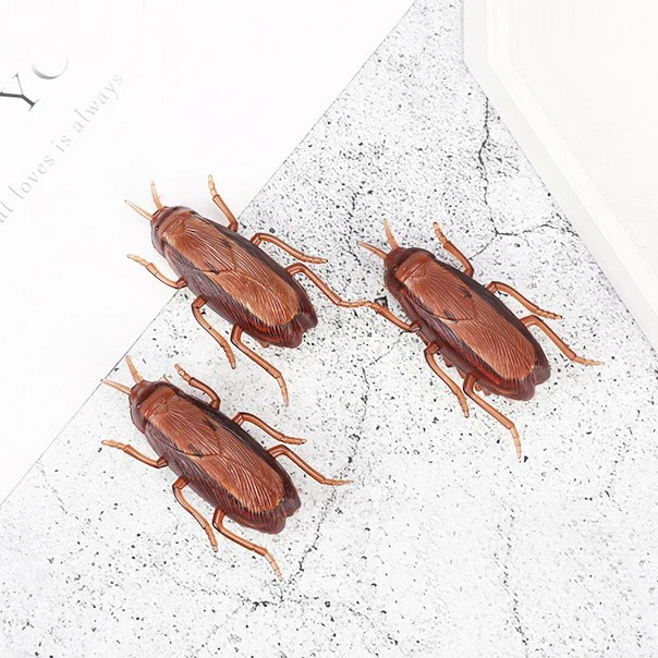 1PCS Novelty Funny Toy Electric Vibrating Crawling Fake Cockroach Insect Toy Prank Simulator Disgusting Scary Spoof Tricky Toy