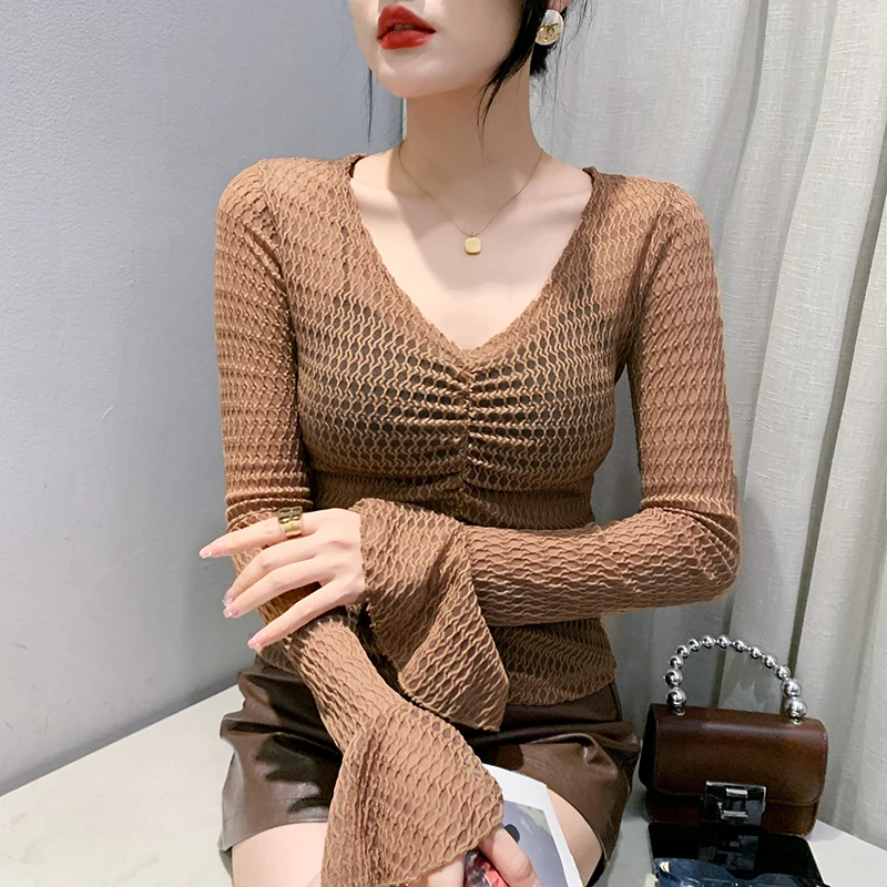 

2023 New Fall Winter Clothes T-Shirt Women Fashion Sexy V-Neck Jacquard Weave Tops Flare Sleeve Slim Bottoming Shirt Tees 39013