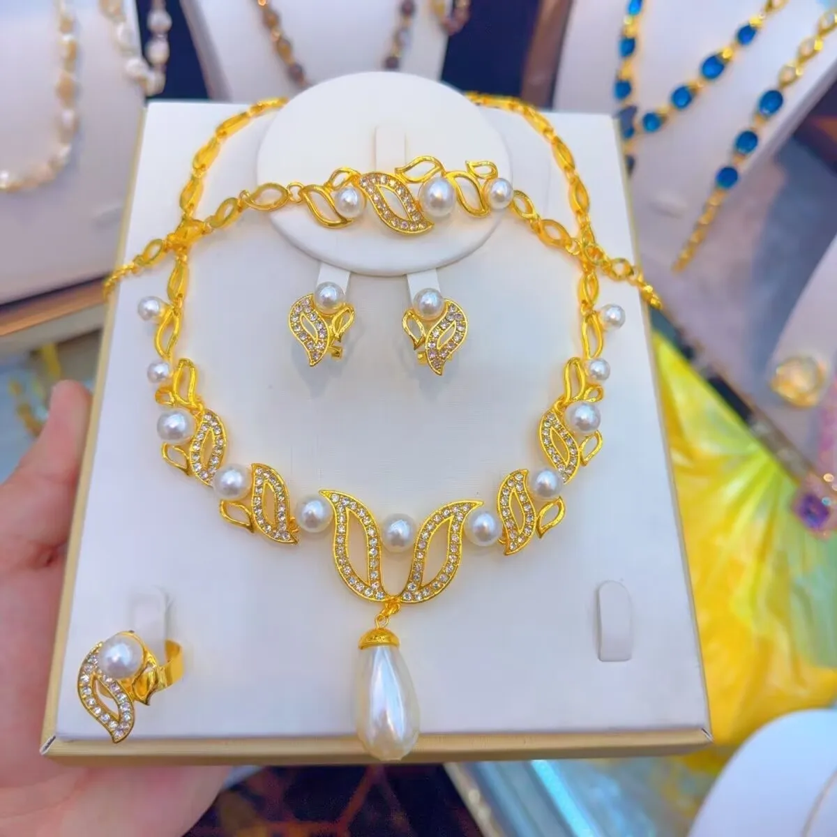 

New UK 24K Gold Plated Necklace Earrings Rings Bracelets Romantic Wedding Party Jewelry Set for Lovers YY10920