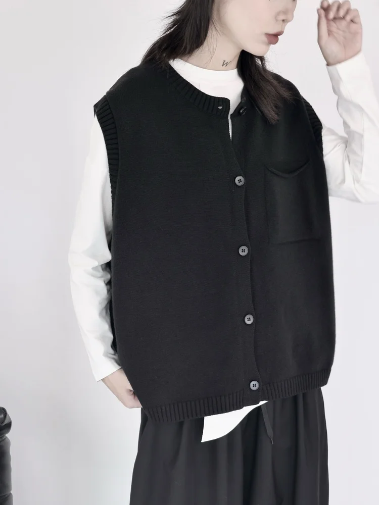 Dark Autumn  Design Knitted Vest Women's Simple Loose Trendy Single Button Sleeveless round Neck Vest Jacket