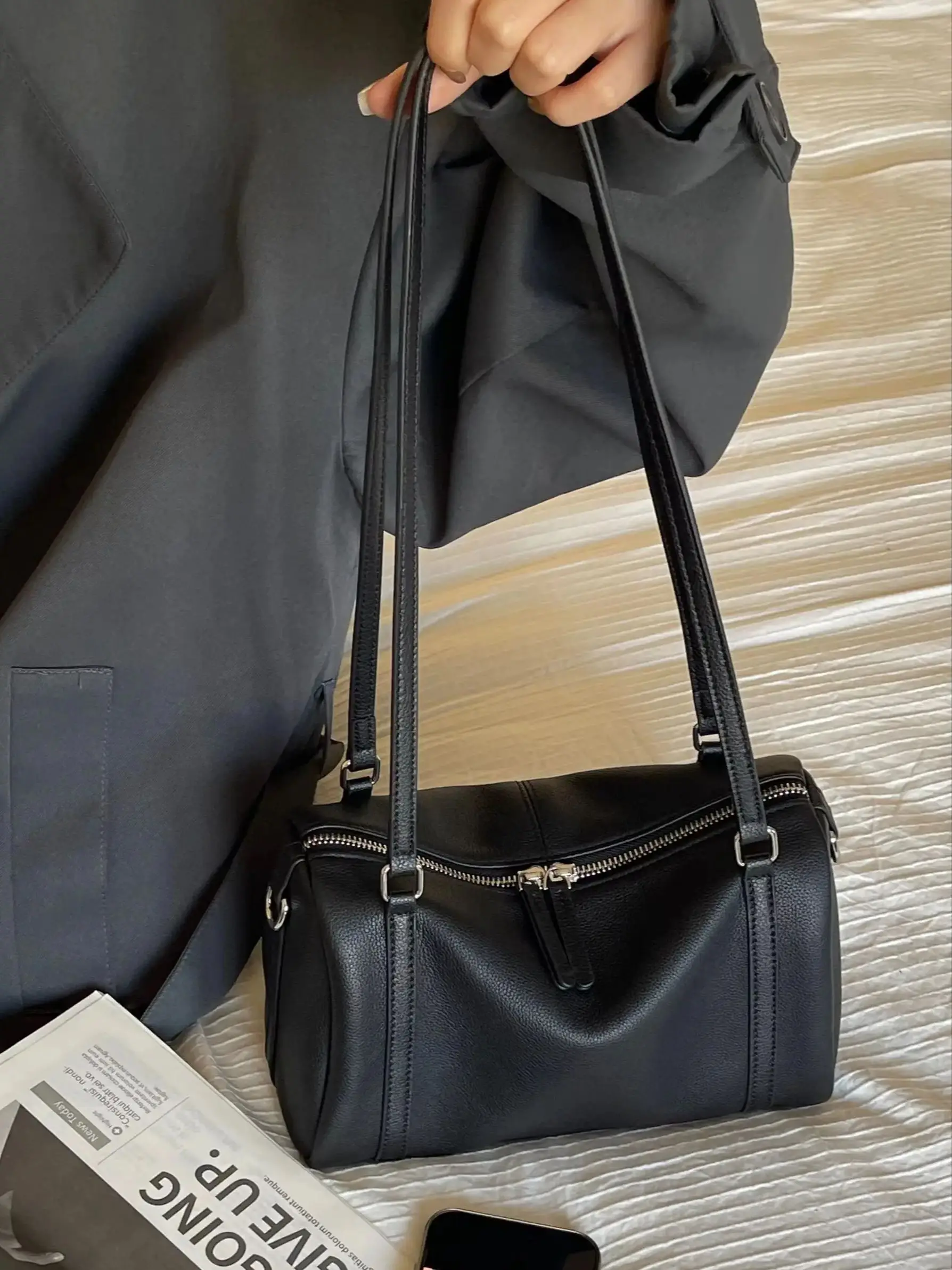 

Genuine Grade Leather Women's Shoulder Crossbody Bags Luxury Designer Brand Ladeis Cowhide New Female Bowling Bag High Quality