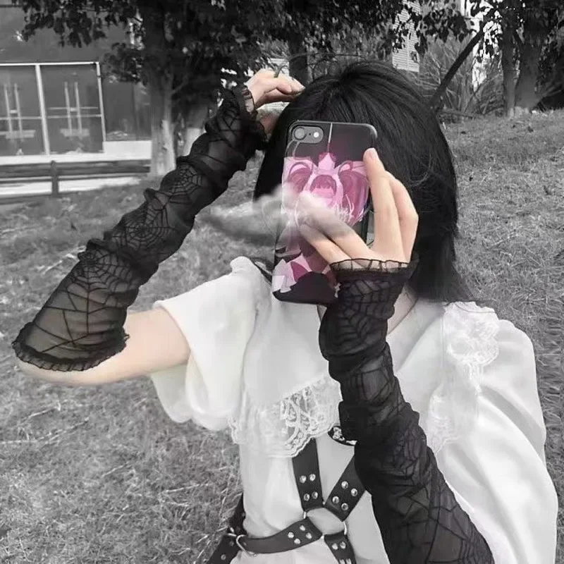 Goth Lolita dziewczyny Punk czarny pająk Web rękawiczki gotyckie bez palców koronki siatki Mitten Harajuku kobiety Sexy pół palca długość rękawy