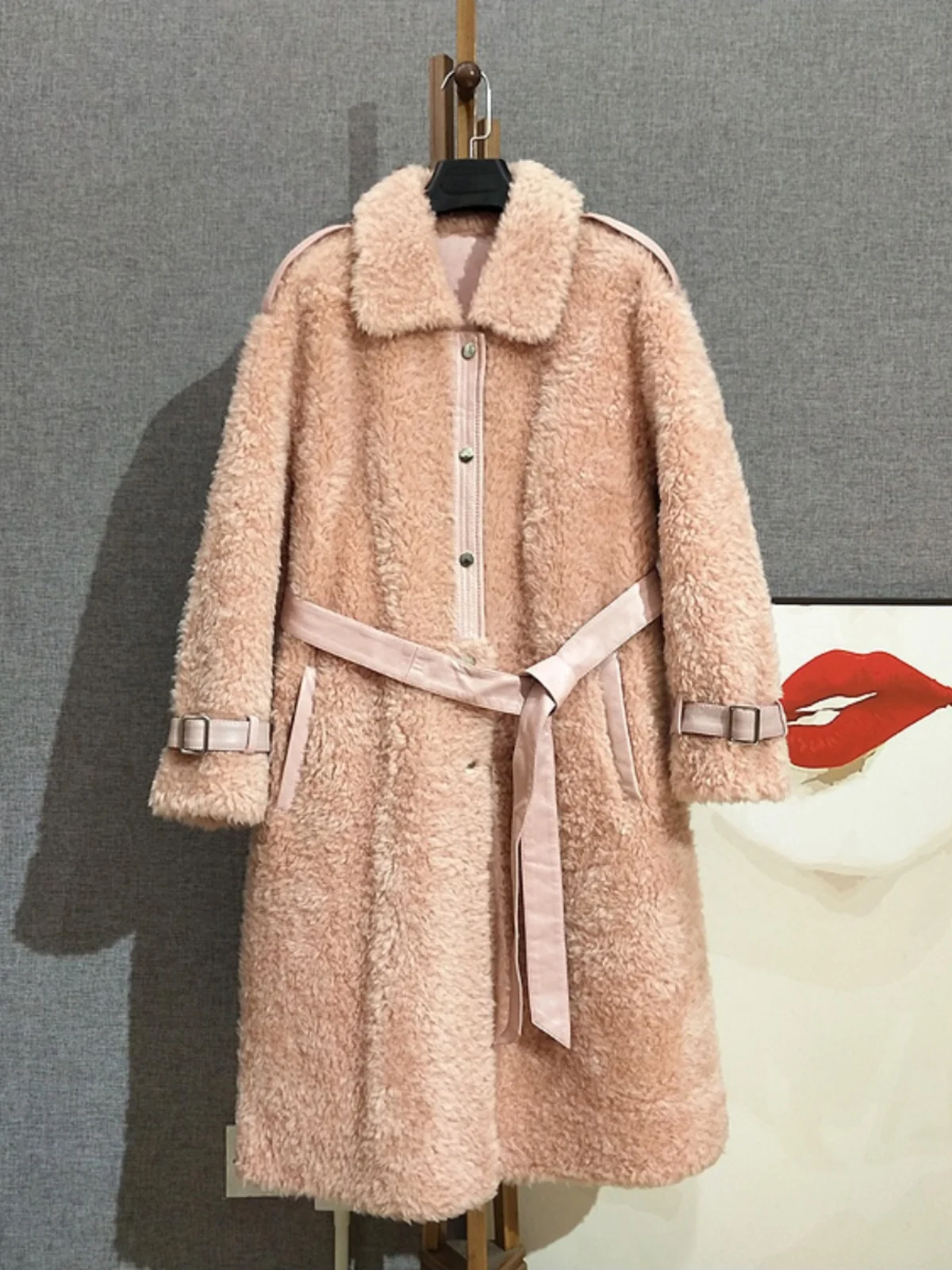 

[Special price]Lamb fur and grass coat, sheep cut fur and fur integrated coat, slim fit medium length waistband