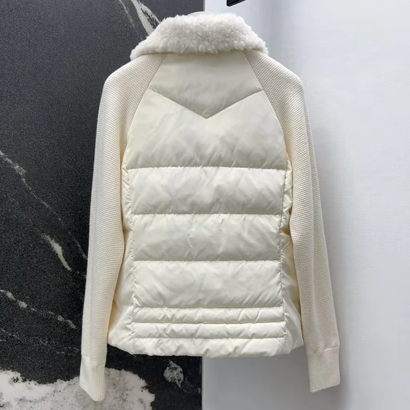 Doudoune à la mode pour femme, avec revers en peluche chaud et manteau à pain à manches tricotées en patchwork, nouvelle collection hiver 2025