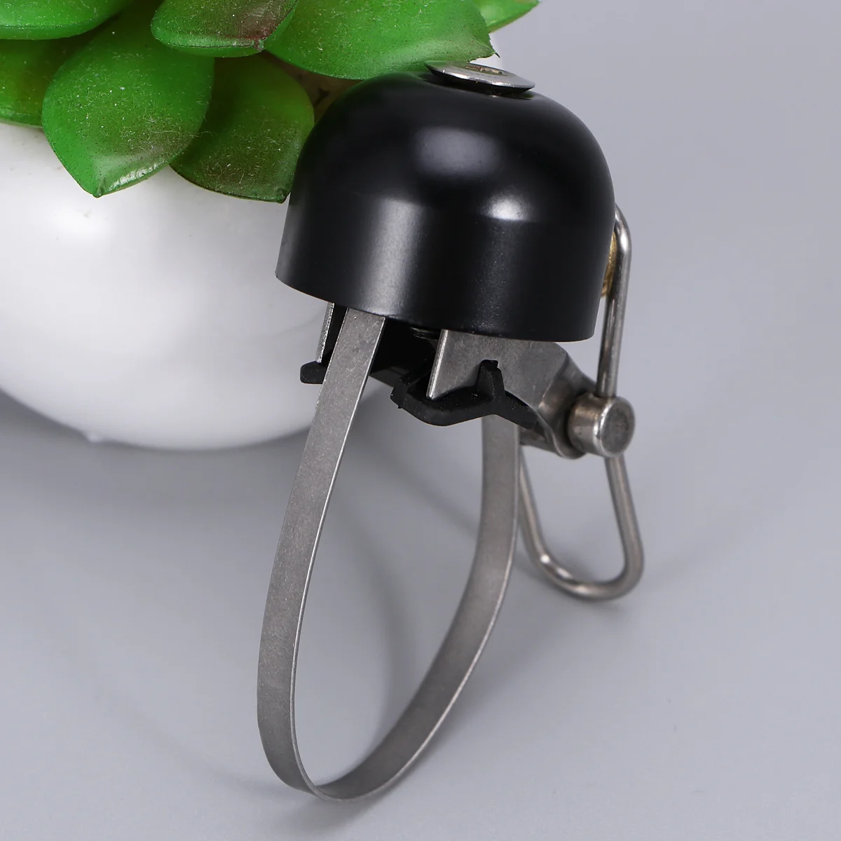 

Retro Bell for Bike Metal Handlebar Bell with Bright Sound Perfect for Cycling Safety and Urban Commuting