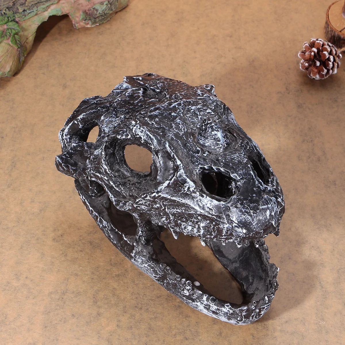 

1Pcs Fish Tank Skull Resin Durable Aquarium Decor Halloween Party Props Cosplay Accessory Resin Skull