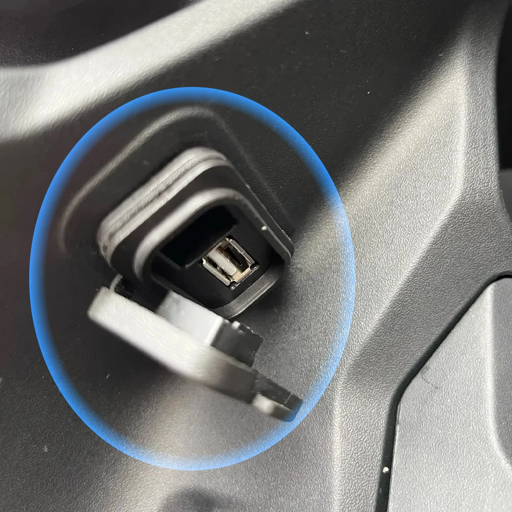 

For CF 450SR 450SRS 450NK 800NK 500SR XO-PAPIO RACER Original modified pulse connector USB power socket waterproof