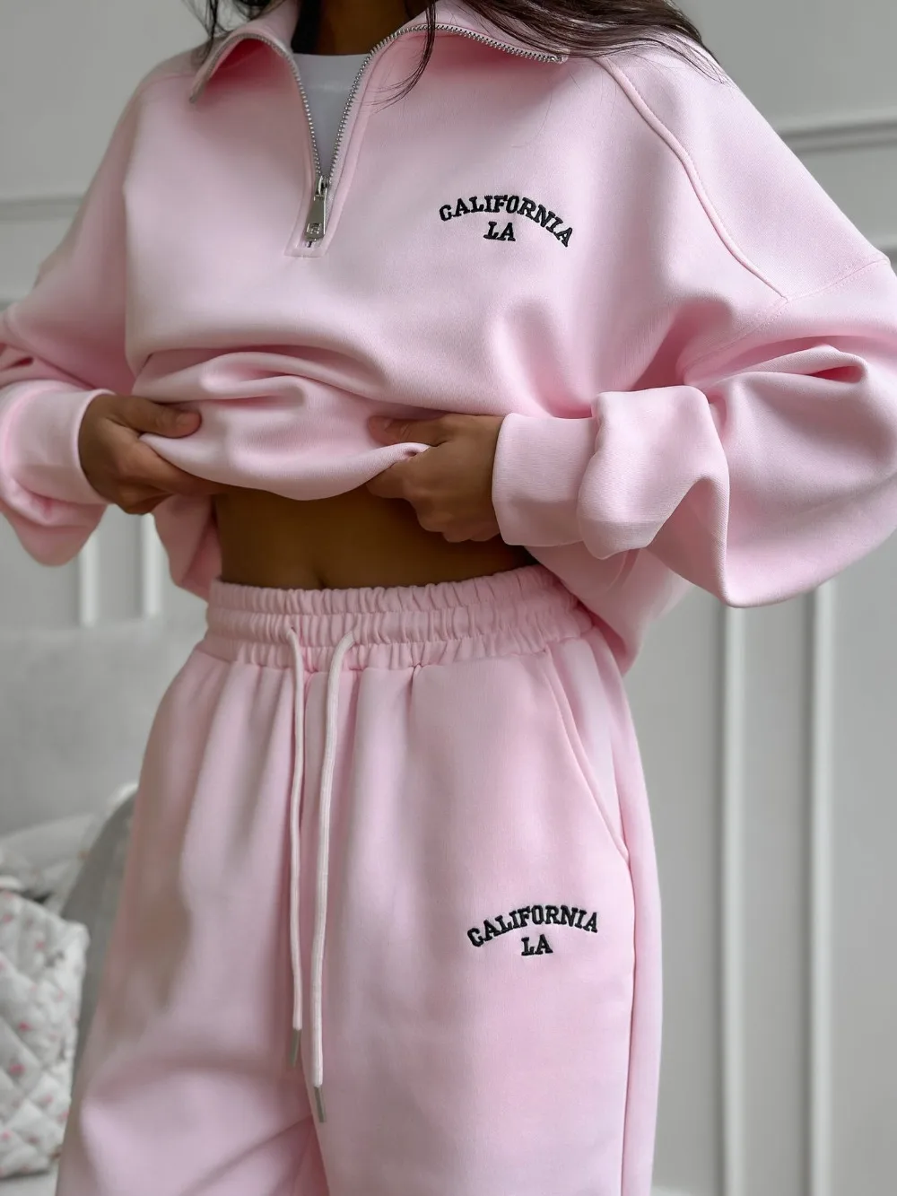 Sports Style Letter Embroidered Hoodie Straight Pants Suit Autumn and Winter Women Gentle Loose Warm Half Zipper Top Pants 2Pcs view 5
