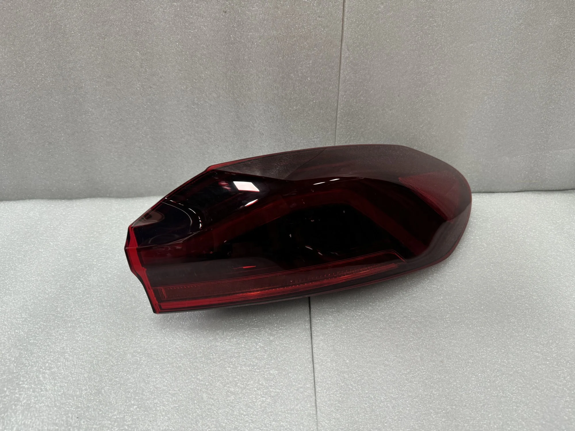 

Factory Hot Selling High Quality Original Taillights Suitable For X6 G06 LED Combination Taillights 2019-2023 OE; 6321744227