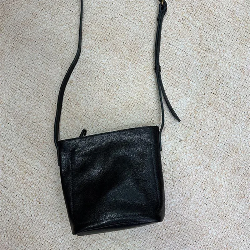 New style for 2026 Top layer vegetable-tanned cowhide bucket bag for women, retro single-shoulder crossbody bag