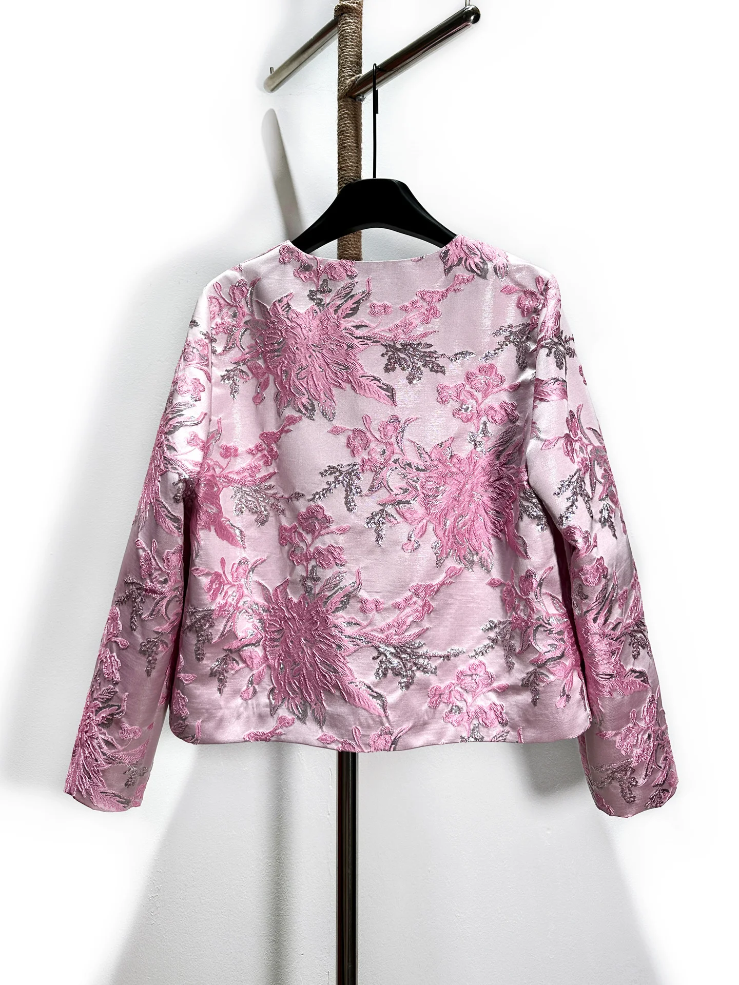 الفرنسية الأنيقة الاجتماعية جولة الرقبة طويلة الأكمام زر مخفي مطرز الجاكار تنوعا الوردي سترات قصيرة أعلى للنساء الخريف #2