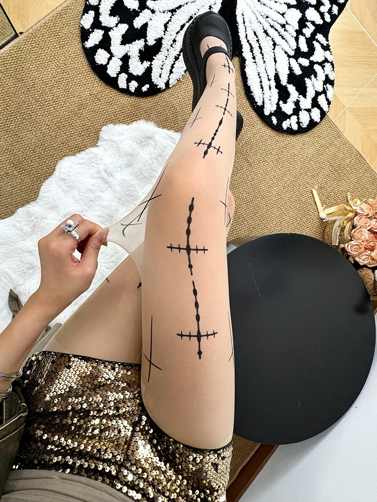 2026 الربيع رقيقة شير الجوارب النساء المطبوعة عالية الخصر مطاطا سليم جوارب طويلة Y2K نمط تأثيري فوق الركبة عالية الجورب