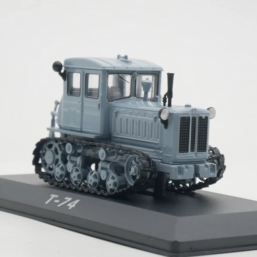 

IXO 1:43 Scale Diecast Alloy Soviet T-74 Crawler Tractor Toys Cars Model Classics Nostalgia Adult Gifts Souvenir Static Display